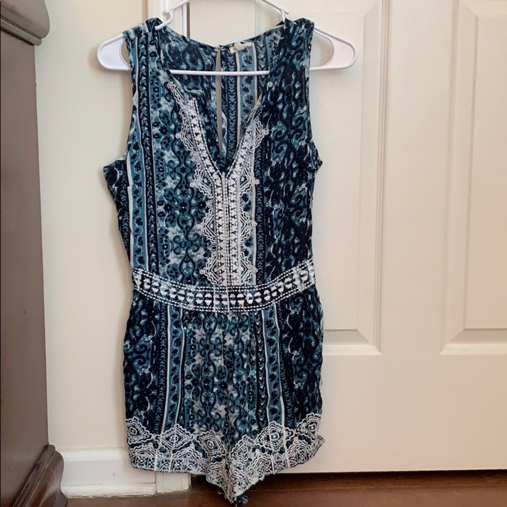 En Creme Romper Small